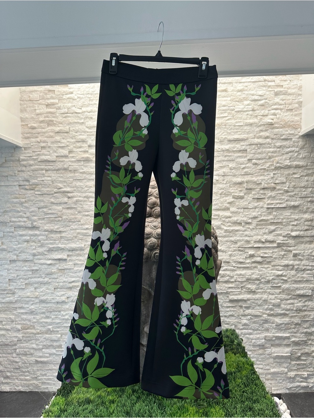 Cynthia Rowley Bonded Fit & Flare Black purple Floral flare Pants size 4 HEMMED